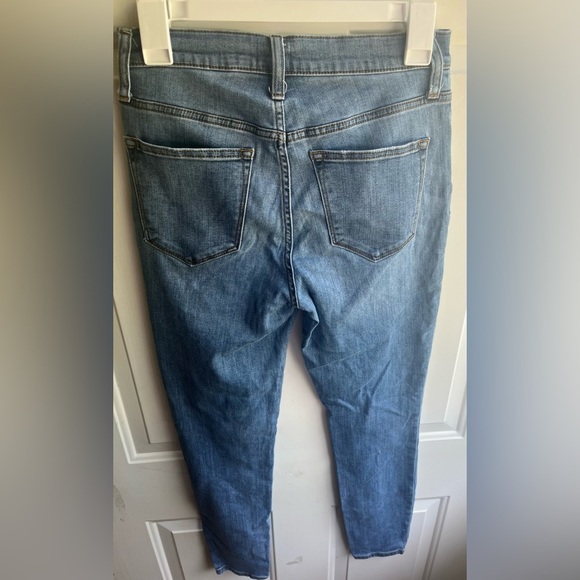 J. Crew 9" high-rise medium wash skinny jean in signature stretch Sz 26 - Picture 5 of 6
